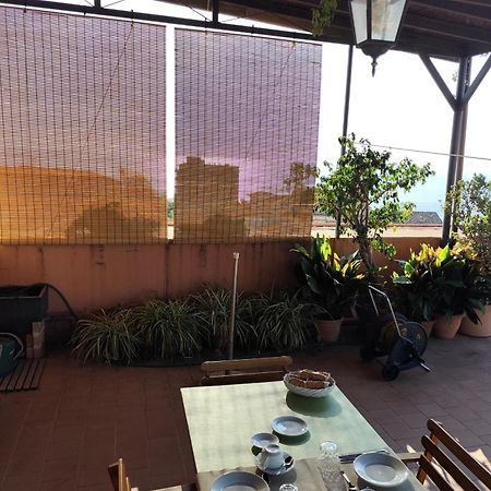 A Casa Di Tommy B&B 아치레알레 외부 사진