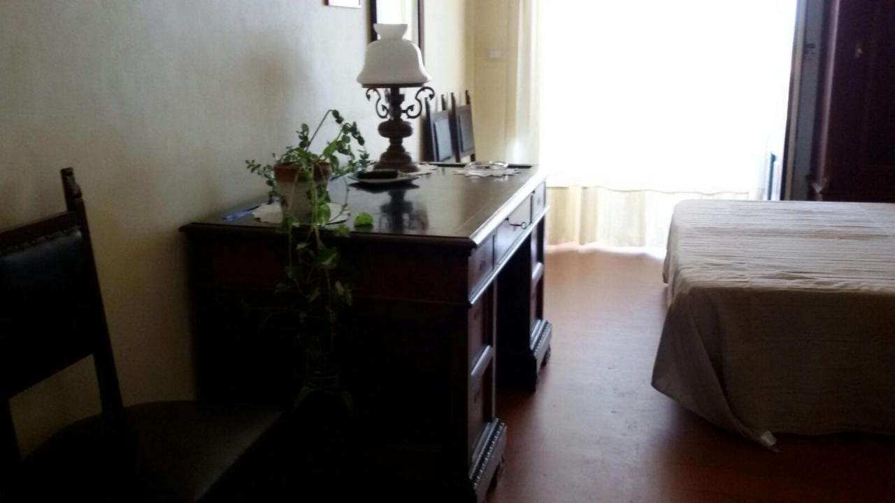 A Casa Di Tommy B&B 아치레알레 외부 사진